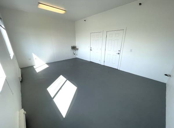 $1,030 🌟 Estudio Comercial Espacioso + ¡1 Mes de Alquiler GRATIS! 🌟 (Sudeste Interior de Portland)63831771644163124