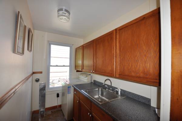 $650 / 4br - 100ft2 - One Private Rooms Available Near Umass (Lowell)63996690275715121