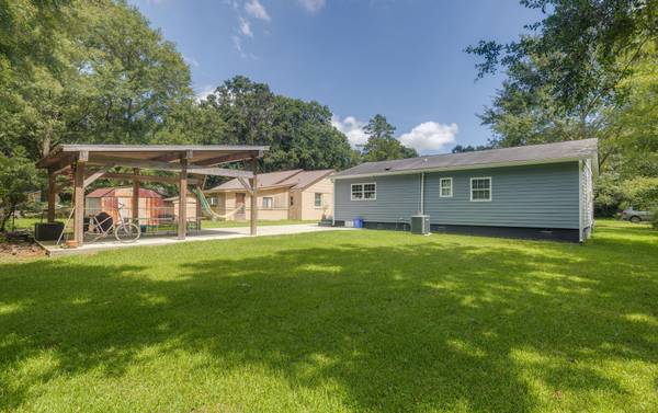 $3,000 / 3br - West Ashley Home 7 Minutes from MUSC, 1 mile from Whole Foods64016109260417121