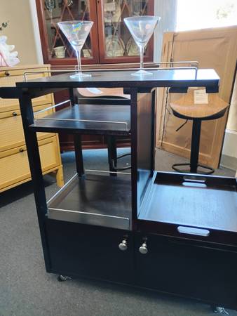Bar - Serving Table 1