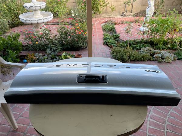 TOYOTA TACOMA 2016-2023 TAILGATE W CAMERA 1