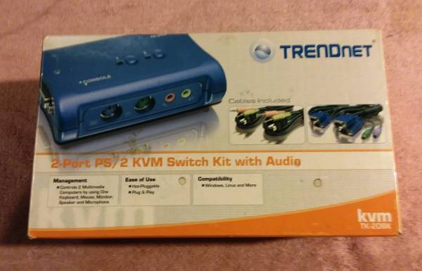 TRENDNET 2-port PS/2 KVM SEITCH KIT WITH AUDIO 1