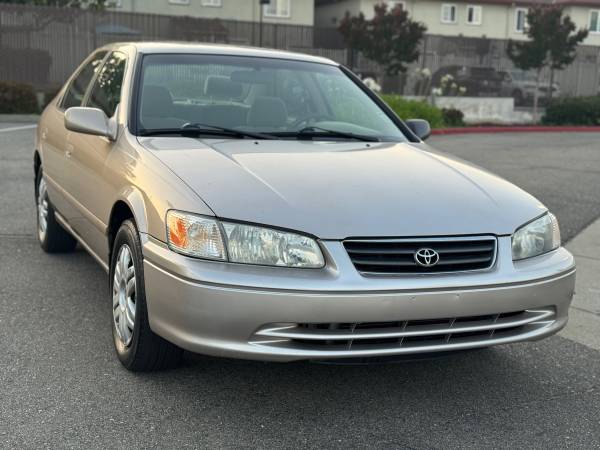 2000 Toyota Camry LE Low Miles - $5,900 (san leandro)63438677038723121