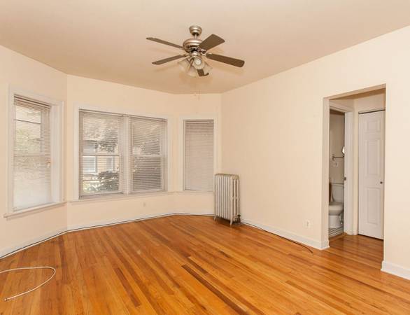 $1,800 / 1br - ¡Uno de un dormitorio en North Lakeview! ¡Asequible! (Lakeview)63959878206339121