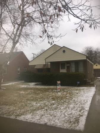 Charming 3 Bedroom in Redford 1