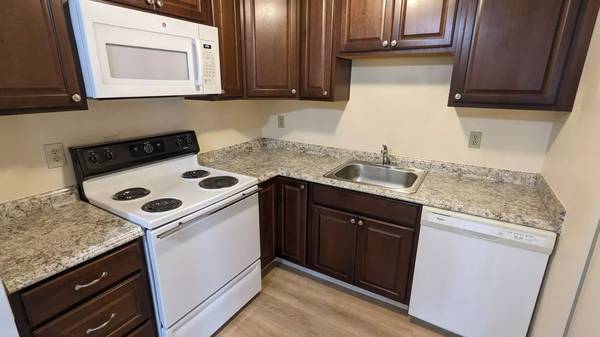 $1,545 / 2br - 864ft2 - Embrace style. Discover our unique living spaces. (Portland)63672530247681120