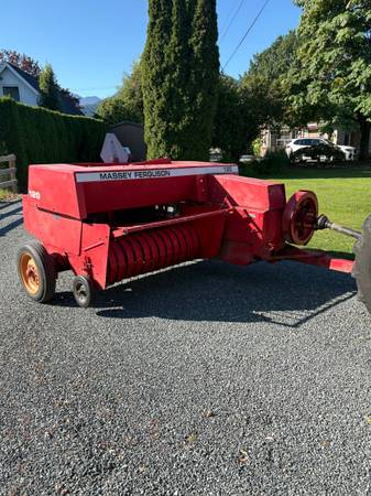 Massey Ferguson 120 Prensadora de heno - $2500 (Chilliwack, C.B.)634357548389151219