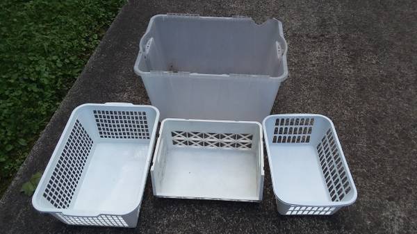 3 plastic storage baskets, 2 totes, 13x20" aluminum trays 1
