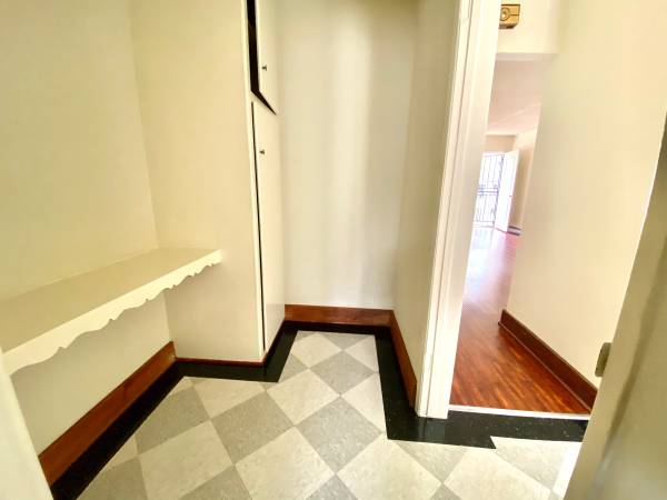 $1,495 / 575ft2 - NO SECURITY DEPOSIT-HUGE UPPER STUDIO FULL KITCHEN-KOREATOWN-12 (Los Angeles)63701204355587124