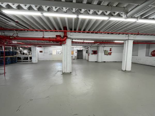 $6,000 / 3000ft2 - Storage warehouse spaces (Bronx)63689844046723120