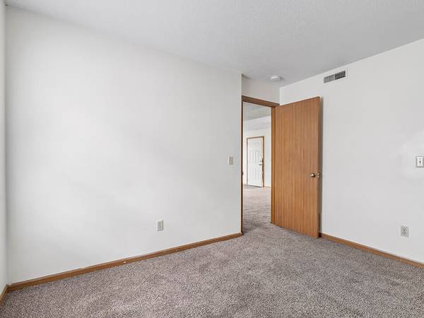 $945 / 2hab - 833 pies² - ⭐ ¡Solicita ahora para obtener esta unidad! ⭐ (4419 1st Ave SW, Cedar Rapids, IA)63815083368961121