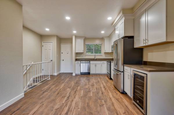 $4,251 / 3br - 1080ft2 - Renovated units available, Flexible lease terms (mill valley)63890317063427120