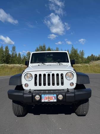 2015 Jeep Wrangler - $17,00063442797867777121