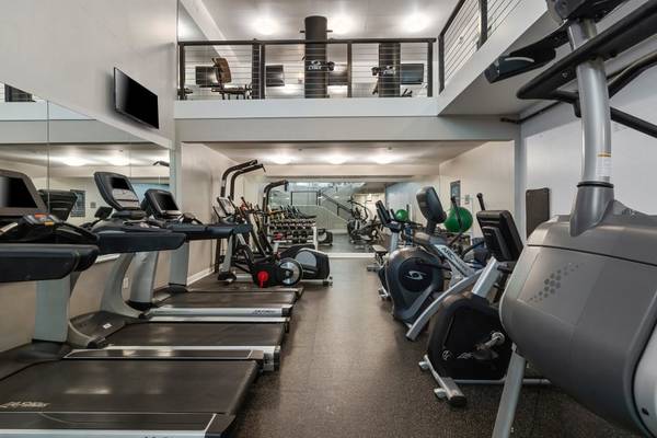 $3,959 / 2br - 1147ft2 - Loft Floor Plans Available, Clubroom, Ceiling Fan (200 Broad St, Stamford, CT)64010164951811121