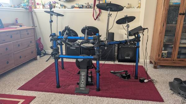 Simmons SD-1000 full electronic drumming kit with amplifier, plus a fr 1