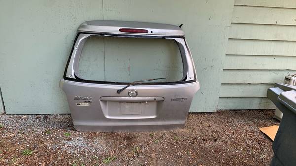 2004 mazda mpv hatch missing glass - auto parts - by owner