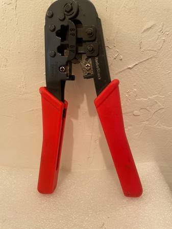 RADIO SHACK 6P 8P Wire Stripper Cutter Crimper Hand Tool 1