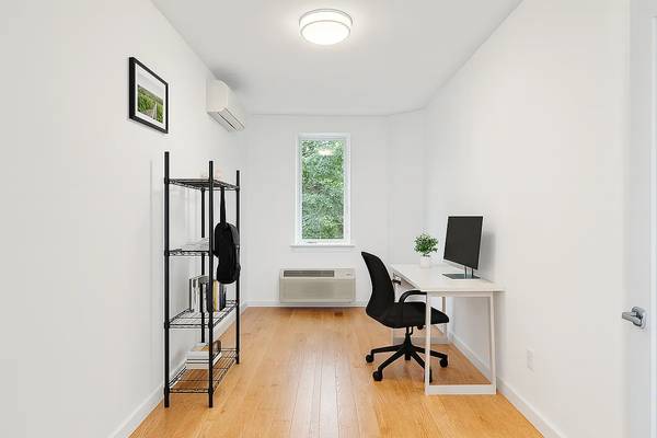$3,650 / 3br - 🍁 A UNA CUADRA DEL PARQUE MH! LAVADORA Y SECADORA EN LA UNIDAD + LAVAVAJILLAS! 🍁 L&M 🚊 (Bushwick)63788761755651121