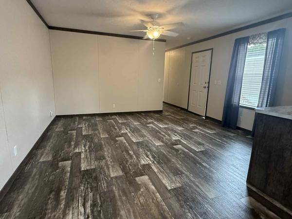 $1,299 / 3br - **Waived Application Fees** This home won't last long! (Holly)63937877012611121