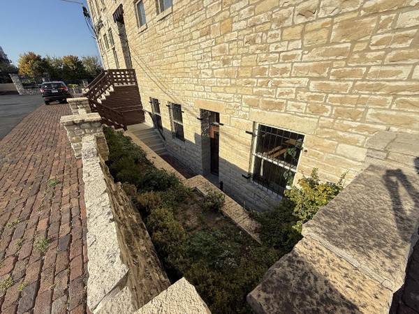 $5,800 / 5100ft2 - Downtown Lemont Office For Rent (Lemont)63960012648834122