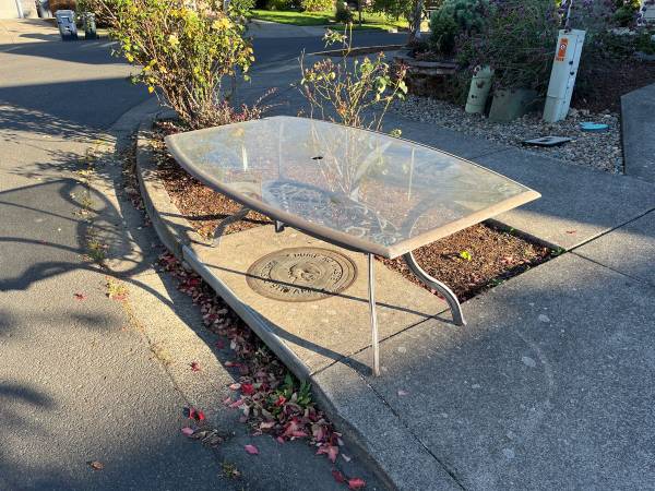 FREE - Glasstop patio table 1