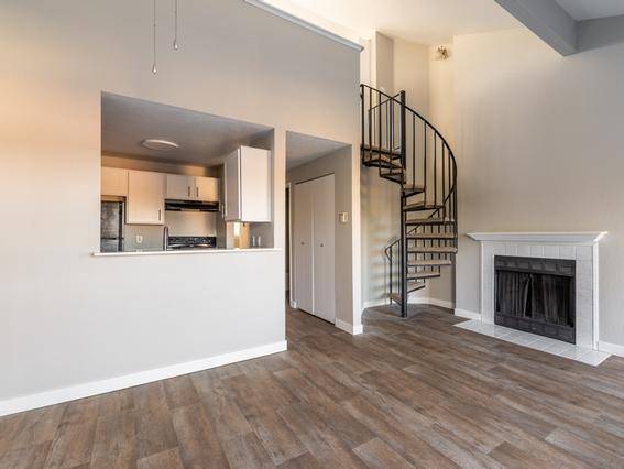 $2,045 / 2br - 820ft2 - Foso de fuego al aire libre, cama solarium, taquillas para paquetes Amazon Hub (Mountlake Terrace)63850638990595123