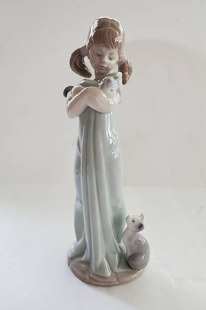 Lladro 5743 “Don’t Forget Me” Figurine – Retired, Prestine 1