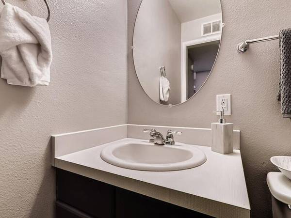 $1,200 / 2br - 810ft2 - Air Conditioning, New playground, Amazing Location (Tempe/Near ASU Campus)64024993622274123