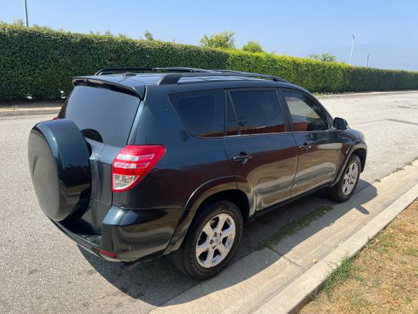 *** 2011 Toyota RAV4 SE Family One owner $9,500 FRIM *** - $9,500 (El monte)63436174528771121