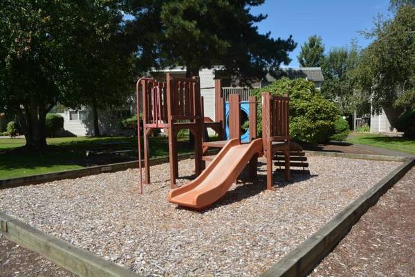 $1,235 / 2br - 825ft2 - Public Transit Nearby, Security Guards On Site, Rec Room64031312365187123