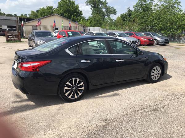 2016 Nissan Altima SV - $8,800 (Houston)63622150530817123