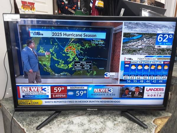 Hisense 32in Television- 32H3E- Reference # 194761-1 1