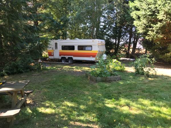 $750 / 1000 pies² - Estacionamiento para RV / Casas pequeñas en una granja de 5 acres (Ferndale)63509602602753122
