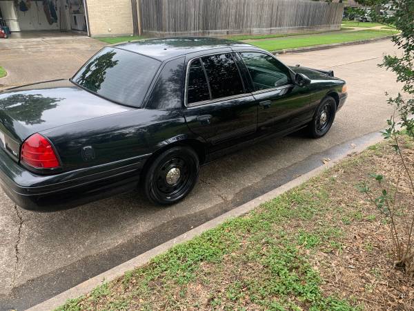 2011 Ford Crown Victoria - $6,500 (Houston)63622447582595124