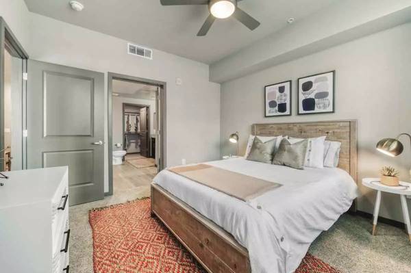 $1,583 / 1br - 762ft2 - Need a cozy 1 bed / 1 bath we’re giving you 8 WEEKS FREE RENT (Phoenix)64024822916738123