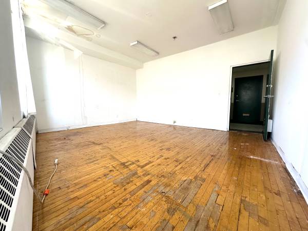 $650 / 200ft2 - ESPACIO DE OFICINA / ESPACIO DE TRABAJO, ESTUDIO DE ARTISTA 4554 -#211 (Uptown)63898856453250121