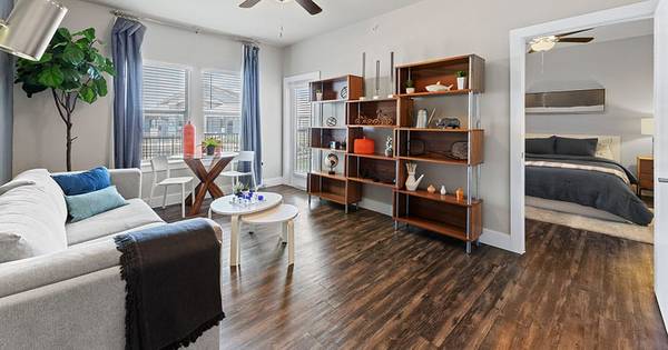 Approves Broken Leases! | Move-In Special 1