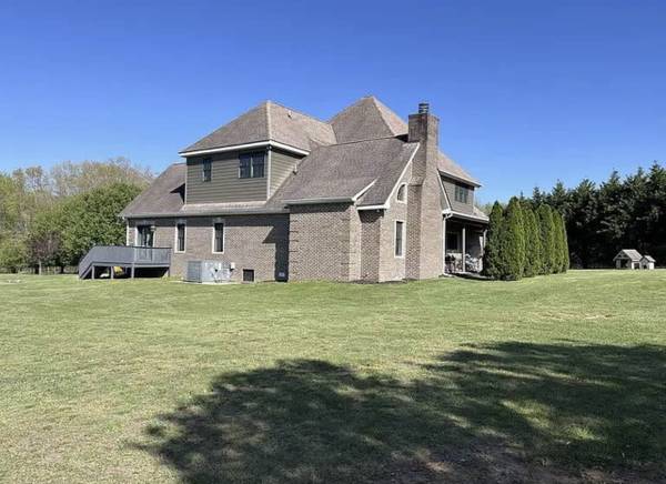$994,000 / 6000ft2 - Beautiful home former recording studio63680301080961121