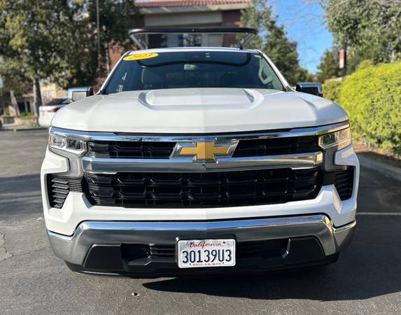 2023 Chevrole Chevy Silverado 1500 Double Cab LT Pickup 4D 6 1/2ft - $36,995 (Only 27k UILITY WORK TRUCK)63478472818819121