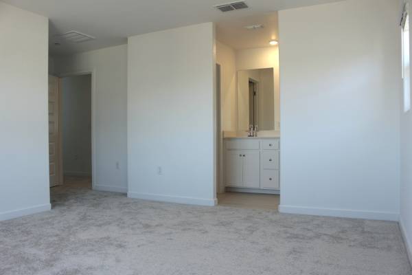 $1,150 / 5br - 220ft2 - Master bedroom and room with shared bath in a brand new home (Rancho Cordova)63961340445186121