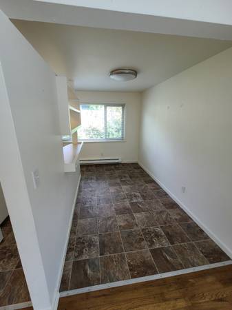 $2,110 / 2br - 783ft2 - Lovely Two Bedroom Unit in Queen Anne! (Queen Anne / Seattle)63814661108481122