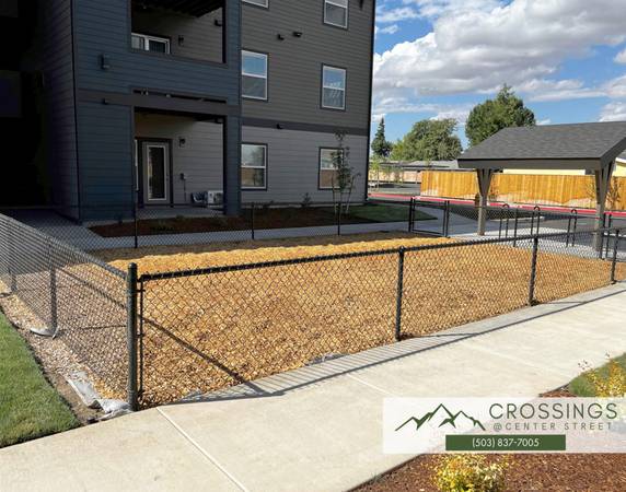 $1,695 / 2br - Large Playground, Easy Freeway Access | 2 Bed Apt Great Amenities (Salem - Center Street)63660461300483120