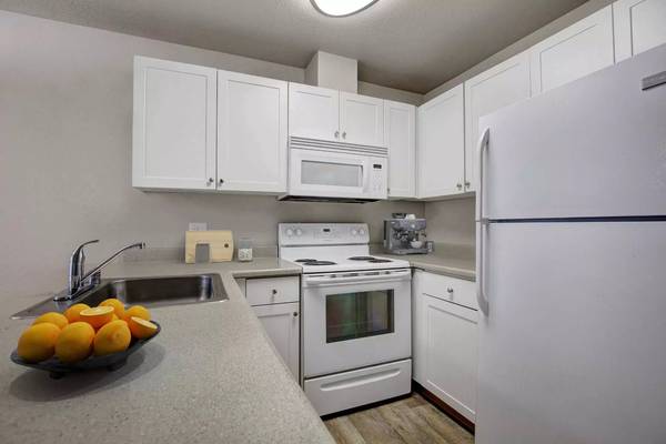 $1,990 / 1br - 661ft2 - Delightful 1 bed / 1 bath in Mukilteo. 661 Sq Ft. Great value! (Mukilteo - South Everett, Lynnwood)63786780485505124