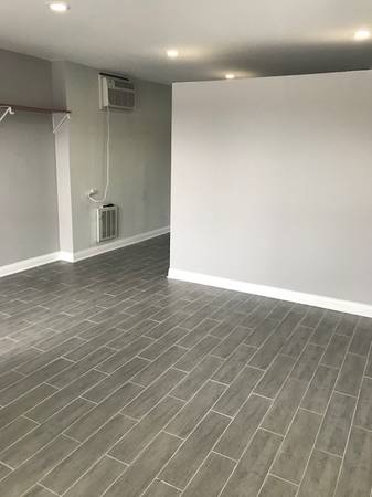 $895 / 580ft2 - Logan Square Storefront For Rent! Great for Retail or Office (Logan Square)63959875913986124