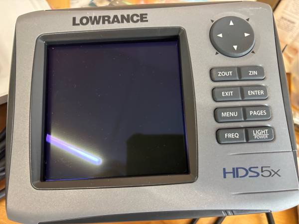 Lowrance h d s -5 gps and fishfinder 1