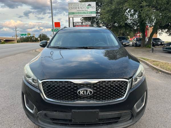 2017 Kia Sorento nice SUV!! New engine from Kia has only 40k miles Carfax - $6,500 (Austin)63439683053057122