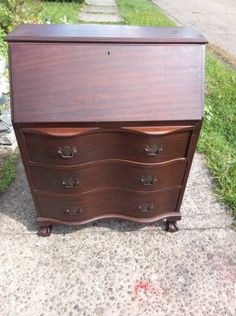 Secretary  with 3 Drawers 1