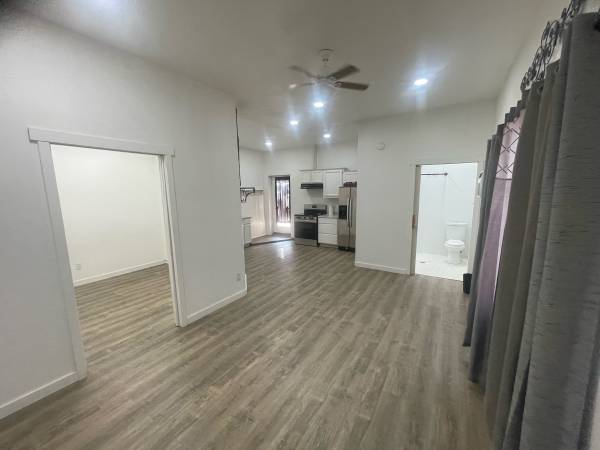 $1,150 / 1br - 600ft2 - Utilities Included! In-Law Quarters/Townhome/Duplex (Kennewick)63669139176193124