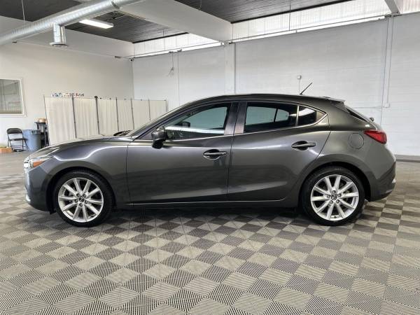 2017 Mazda Mazda3 5-Door Mazda 3 Touring Hatchback - $16,900 (Se Habla Espanol)63623558260481123