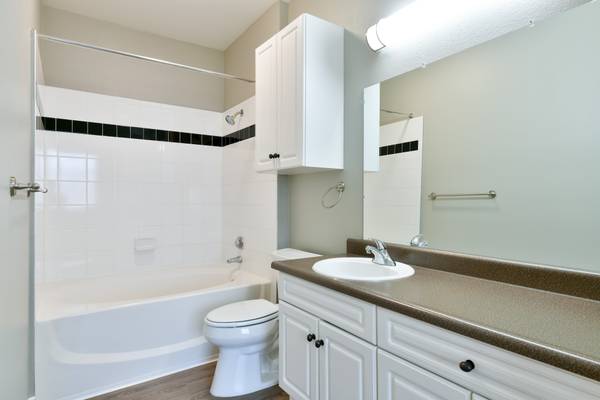$3,078 / 2br - 974ft2 - 2 Bed, in Dublin CA, LVT Wood Plank Floors (dublin / pleasanton / livermore)63657863656833124